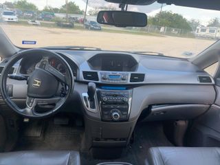 2012 Honda Odyssey Touring - Interior Full Dashboard Image